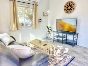 Charming Flat Near The City